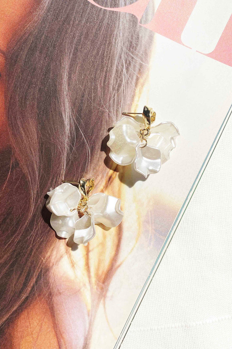 Magnolia White Earrings - White